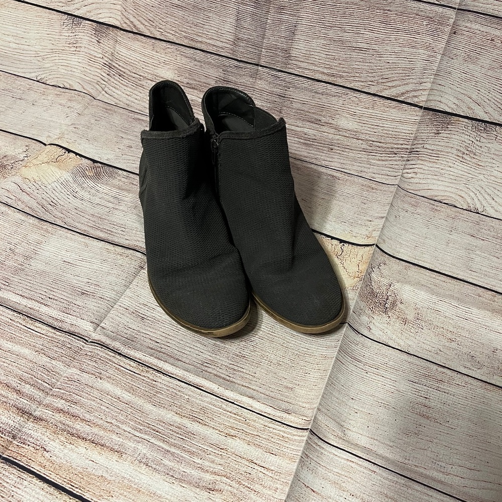 Kensie ankle boots size 8.5